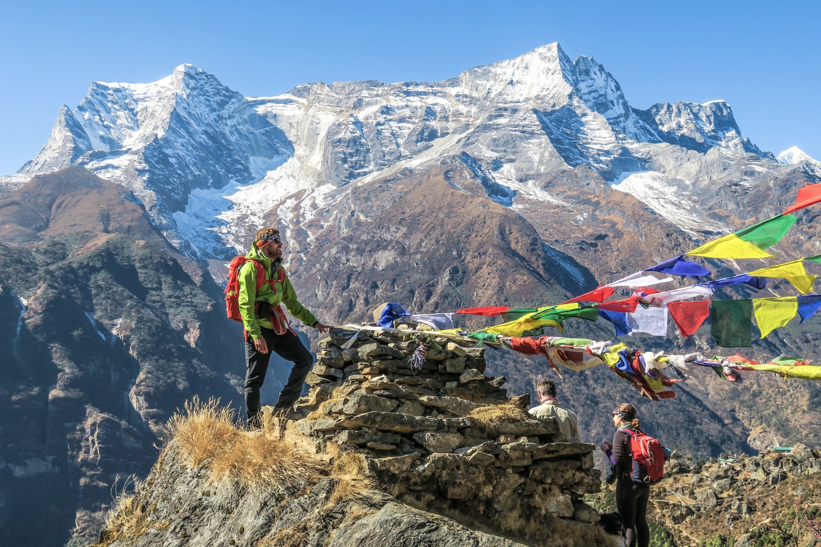 When is the best time to do EBC Trek?